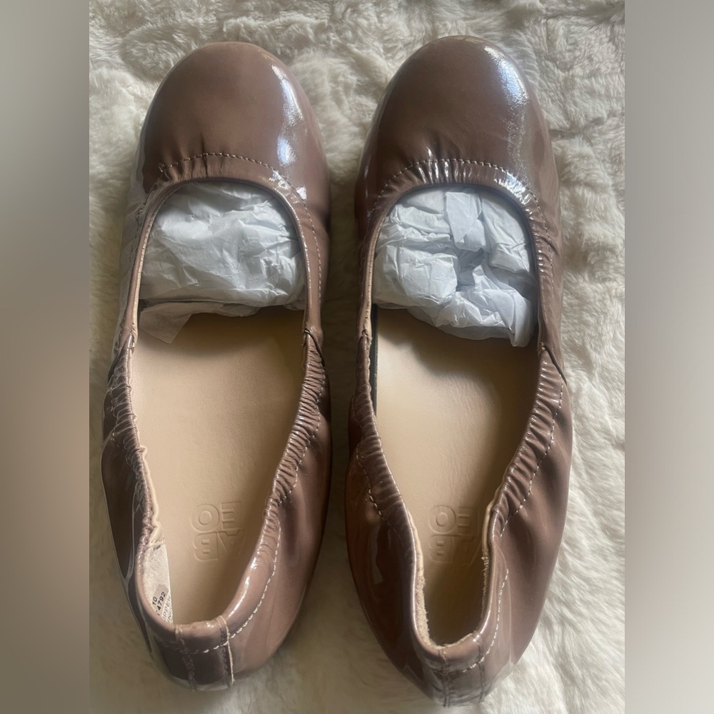 Ballet flats with built in support. New in box 7.5
